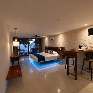 tulum-beach-suites.allrivieramayahotels.com/